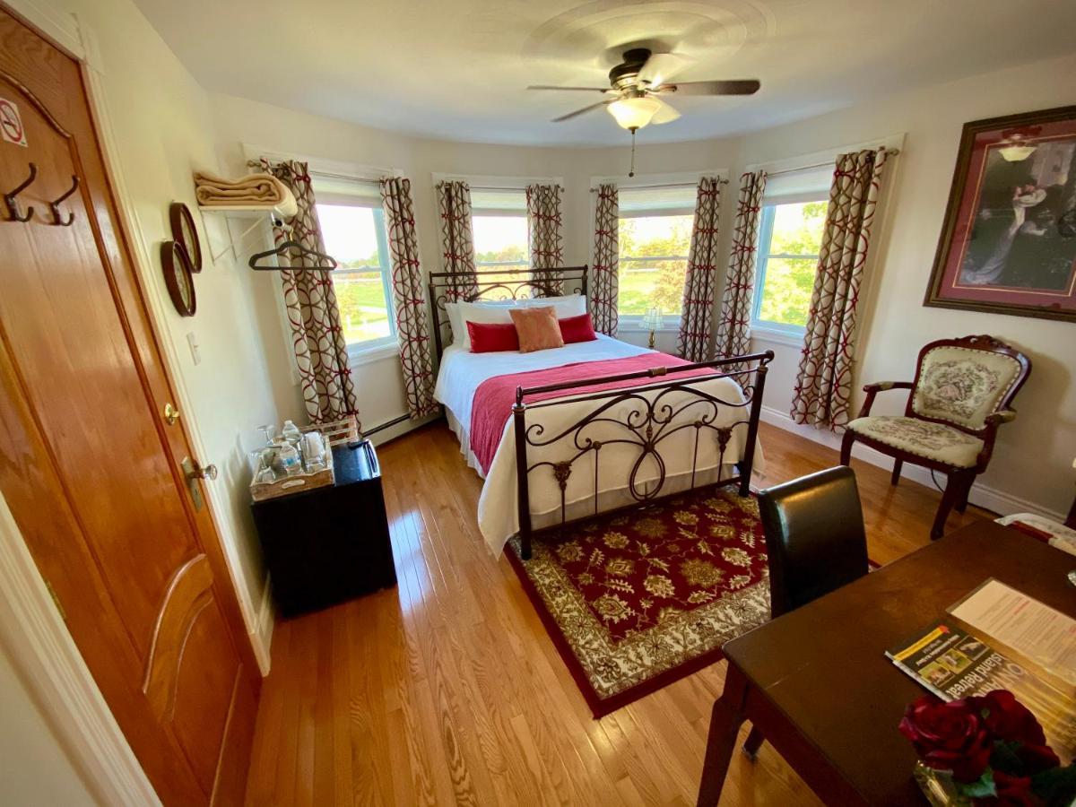 Twin Peaks B&B Mindemoya Kamer foto